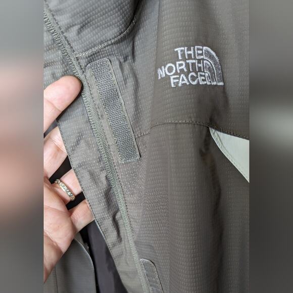 The North Face grey white HyVent utility jacket size medium - Picture 12 of 14
